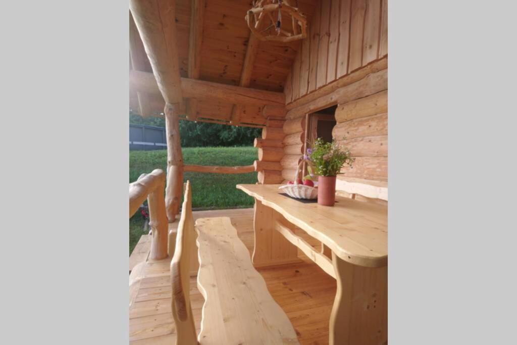 Hut At The Forest Male Brusnice Bagian luar foto