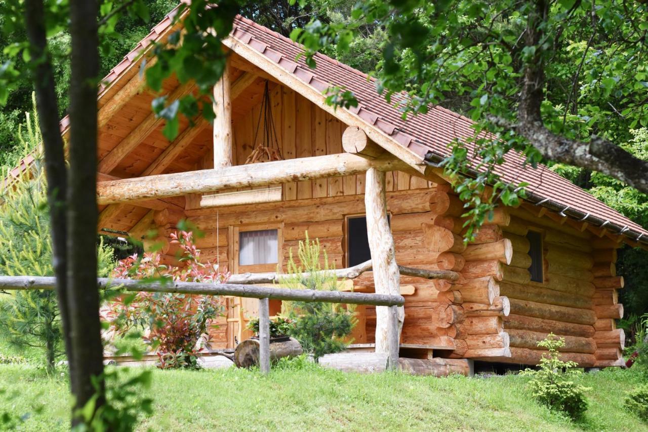 Hut At The Forest Male Brusnice Bagian luar foto